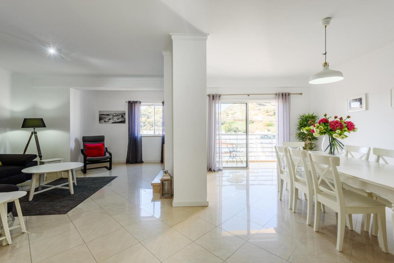 Amazing Apartment In Albufeira Luaran gambar