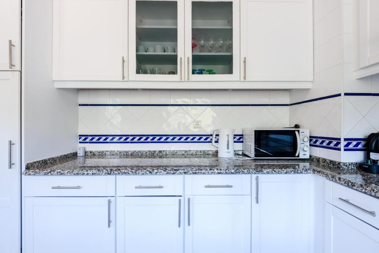 Amazing Apartment In Albufeira Luaran gambar