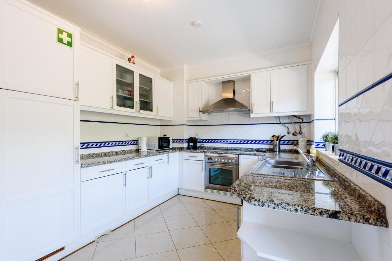 Amazing Apartment In Albufeira Luaran gambar